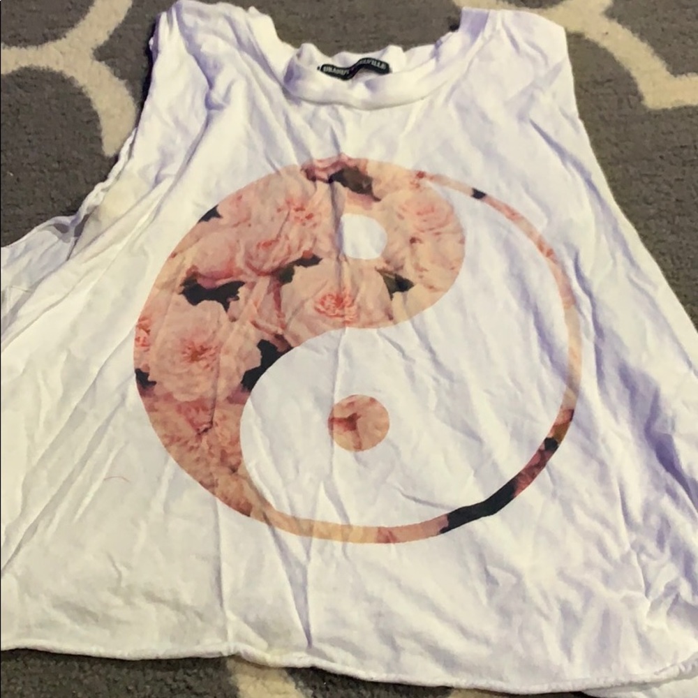 Brandy Melville Cropped Ying Yang Top